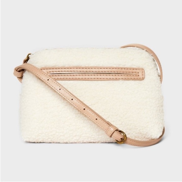 Universal Thread Handbags - NWT Universal Thread Crossbody Bag Addison Cream Sherpa Tan Vegan Leather Zipup